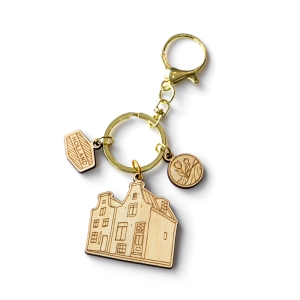 holland keychain, wooden souvenir holland, custom house keyring, laser cut wood keychain, dutch architecture souvenir, eco wood keyring, holland travel gift, netherlands souvenir keychain, b2b keychain supplier